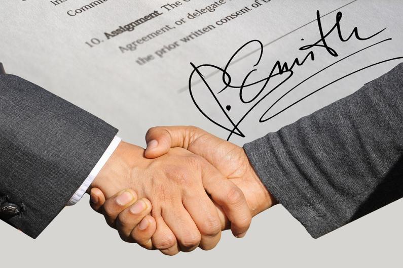 Porque é que a tradução dos contratos compete exclusivamente a especialistas Tradução dos contratos com especialistas