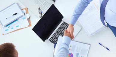tradução dos contratos compete exclusivamente a especialistas